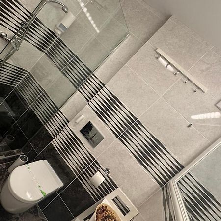 La Maison De Zoe - Airport Residences Отопени Экстерьер фото
