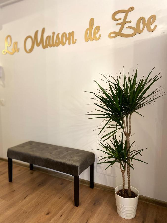 La Maison De Zoe - Airport Residences Отопени Экстерьер фото